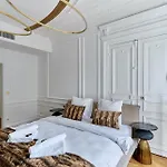 Sublime Montaigne Arc De Triomphe By Studioprestige