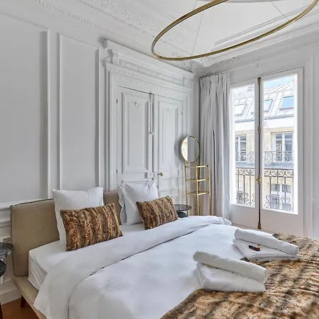 Appartement Sublime Montaigne Arc De Triomphe By Studioprestige