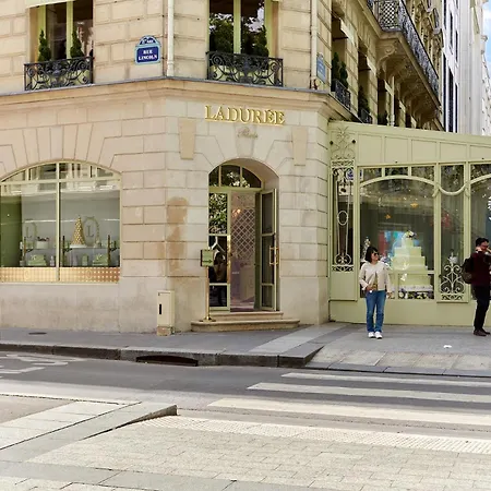 Sublime Montaigne Arc De Triomphe By Studioprestige