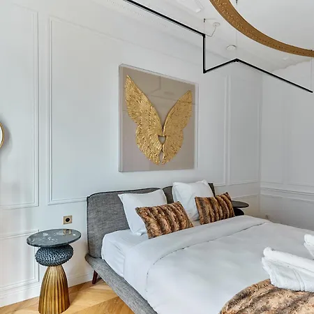 Sublime Montaigne Arc De Triomphe By Studioprestige Appartement Paris