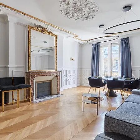 Appartement Sublime Montaigne Arc De Triomphe By Studioprestige *