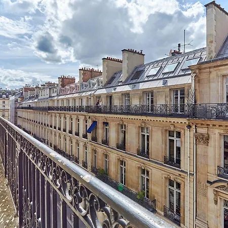 Sublime Montaigne Arc De Triomphe By Studioprestige * Paris