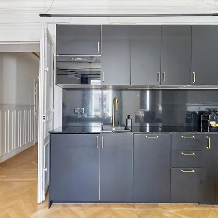 Sublime Montaigne Arc De Triomphe By Studioprestige * Παρίσι